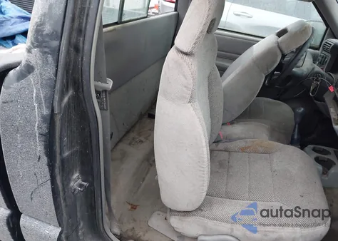 1997 Isuzu Hombre S z USA, uszkodzony, nr VIN 1GGCS1448V8650695